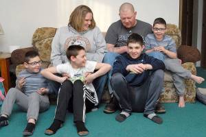 Port Angeles mom receives Unsung Hero Award