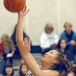 COLLEGE HOOPS: Peninsula women in battle for first place; men’s backs against the wall