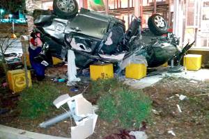 Port Angeles man in critical condition after rollover