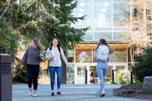 Peninsula College to lay off staff