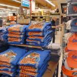 Lefties owner plans another season in Port Angeles