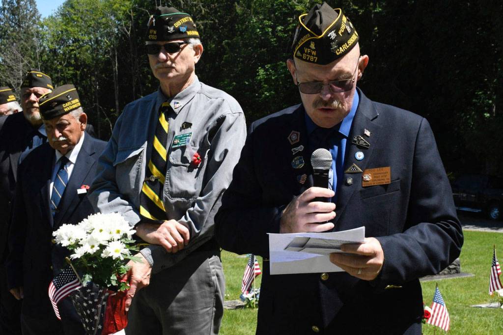 Commander Rod Lee of VFW Post 6787 in Carlsborg led the Memorial Day program at the Gardiner Cemetery on Monday. (Jeannie McMacken/Peninsula Daily News)