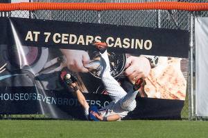 PORT ANGELES LEFTIES: Ronnie shakes off the Rust