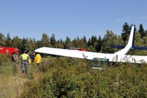 Three escape serious injury after plane crashes short of runway near Port Townsend