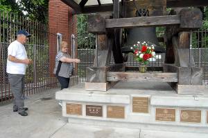 First veterans’ ceremony conducted as fence goes up around Liberty Bell replica