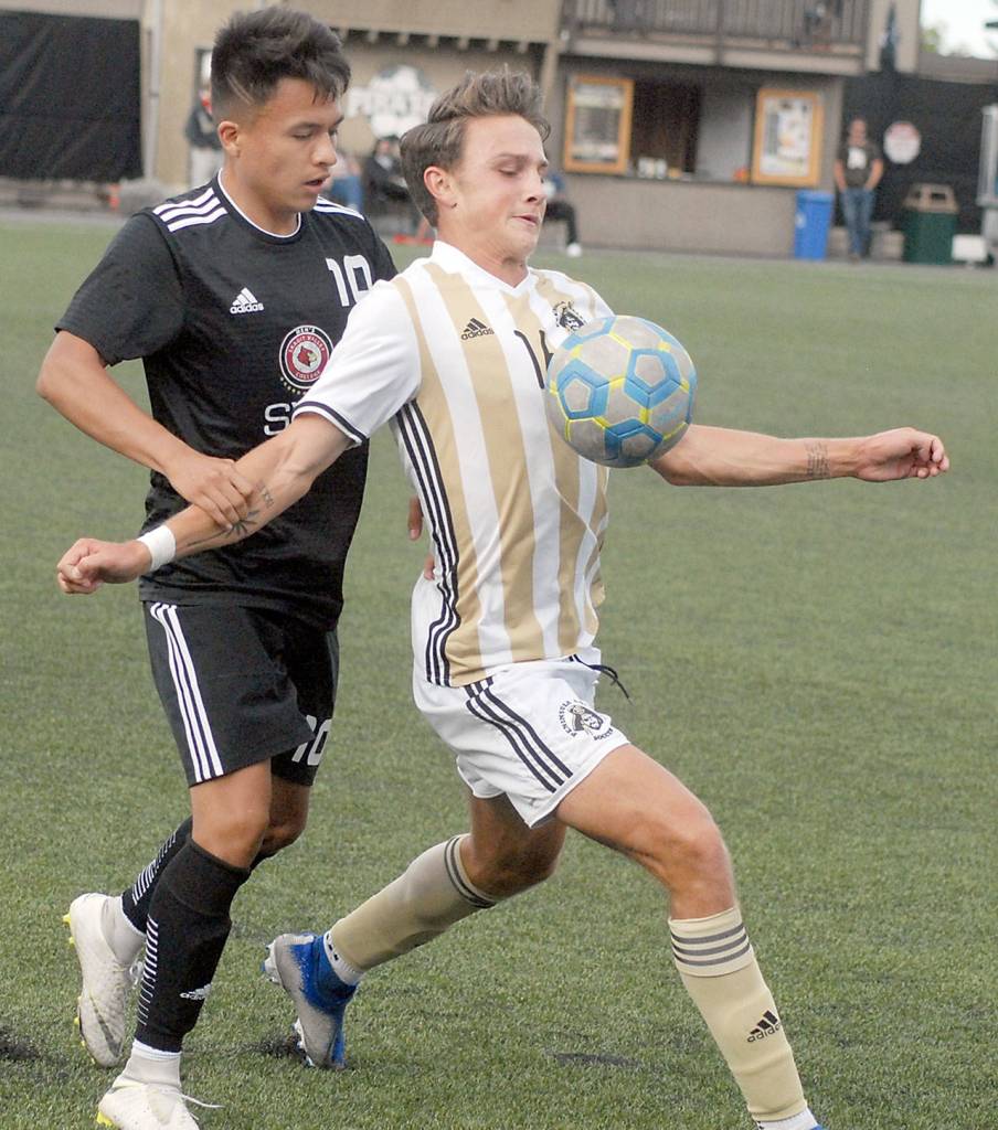 COLLEGE SOCCER: Peninsula men close out win in style