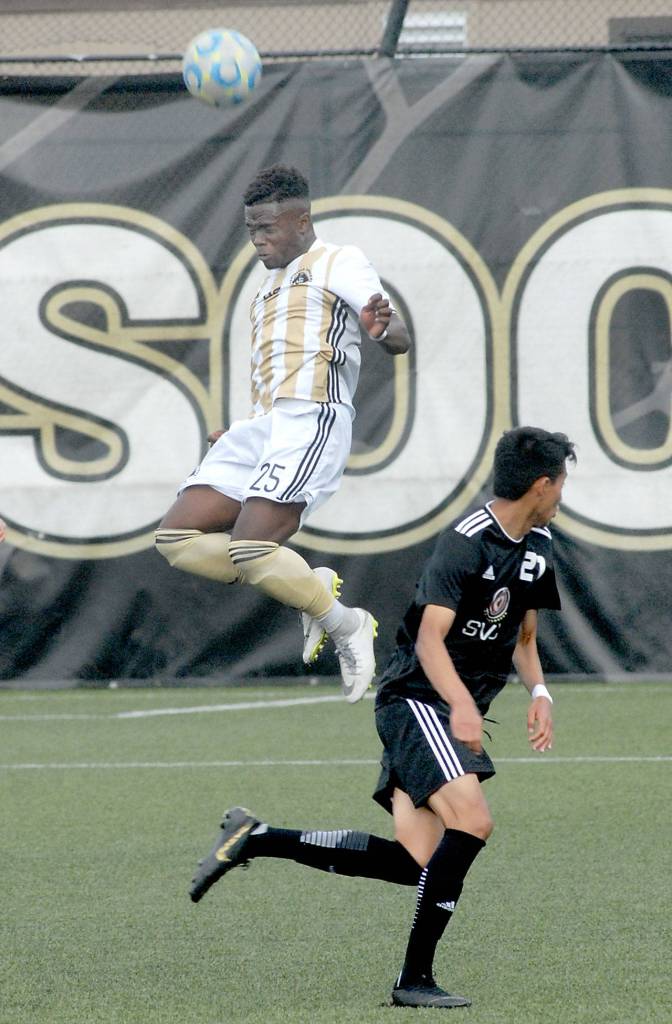 COLLEGE SOCCER: Peninsula men close out win in style