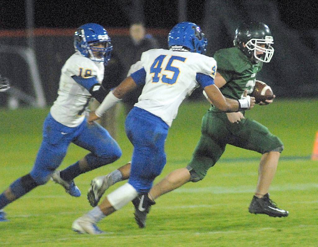 PREP FOOTBALL ROUNDUP: Riders hang tough in loss, Redhawks fall to Bellevue Chr., Red Devils crushes Darrington