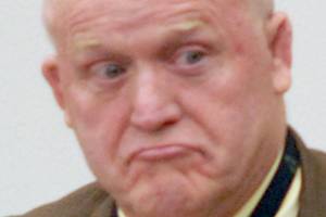 Sequim School board votes to offer Clark new contract