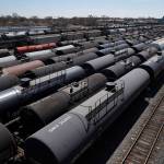 Oil price collapse continues, dragging US stocks lower