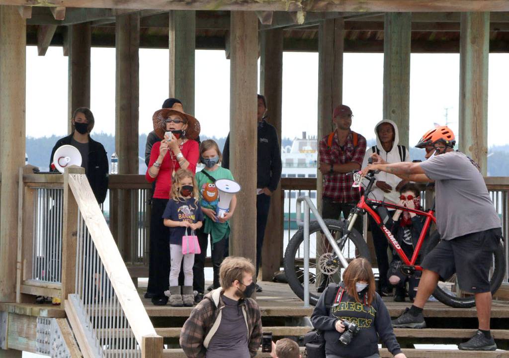 (Ken Park/Peninsula Daily News)