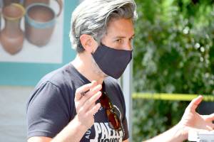 DIANE URBANI DE LA PAZ: Flavors of paella come from home