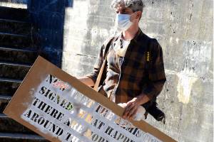 Walls speak at Fort Worden
