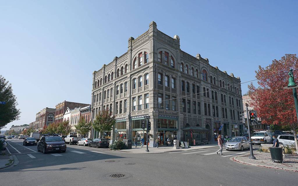 The four-story, 130-year-old Mount Baker Block Building at the corner of Water and Taylor streets in downtown Port Townsend was recently sold for $6.8 million to local restaurateur Kris Nelson. (Nicholas Johnson/Peninsula Daily News)