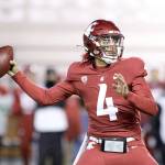 Washington State quarterback Jayden de Laura (4) throws a pass during the second half of the teams NCAA college football game against Oregon in Pullman, Wash., Saturday, Nov. 14, 2020. Oregon won 43-29. (Young Kwak/Associated Press)