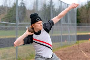 Steve Mullensky/for Peninsula Daily News
East Jefferson’s Gage Berry puts the shot a personal best of 35 feet, 7 inches during a meet Saturday at Blue Heron Middle School against the Klahowya Eagles. Gage finished second to teammate Anson Jones, who went 37-41/2.