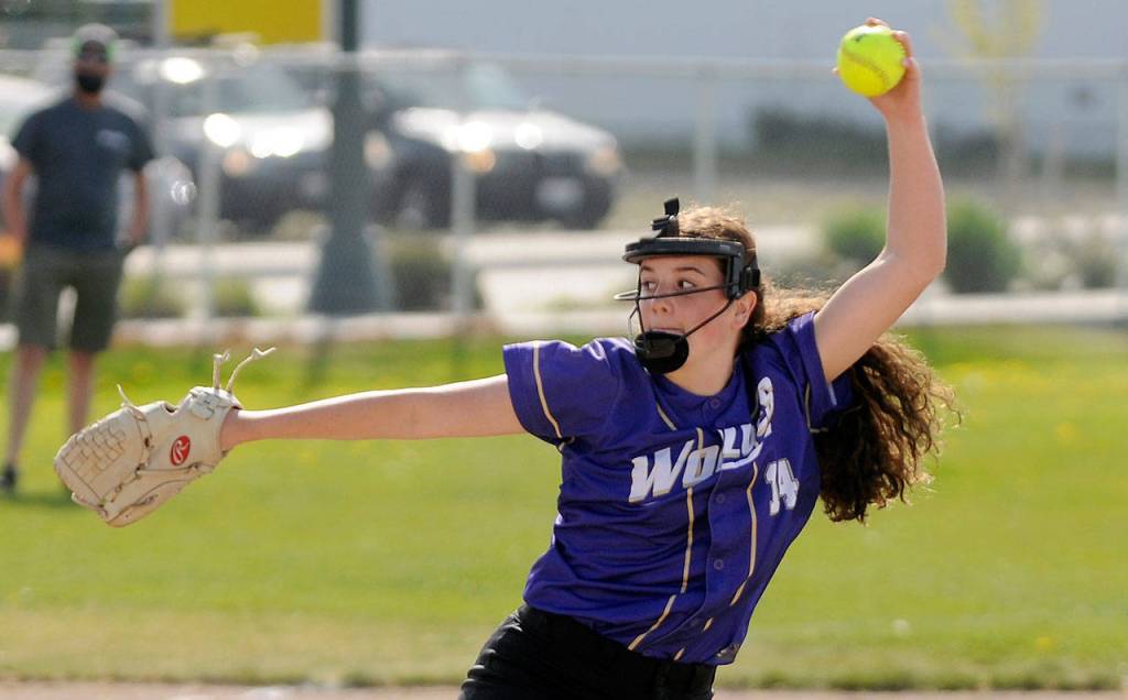 Sequims Lainy Vig pitches against North Kitsap in a league matchup on Wednesday. (Michael Dashiell/Olympic Peninsula News Group)