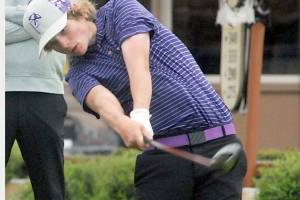 Keith Thorpe/Peninsula Daily News
Sequim's Ben Sweet tees off at the opening of Tuesday's league championships on his home course at The Cedars at Dungeness.