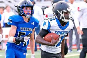 East Jefferson's Jerome Reaux Jr. (11) outruns all defenders on one of his two touchdowns in Saturday's 47-6 win over Bellevue Christian.of the game. (Courtesy of Lisa Jensen)