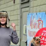 Lisa Anderson and Ben Casserd, along with Half Pint, their terrier mix, are the staff monitors at the Winter Welcoming Center. The center offers warmth, coffee, snacks, wi-fi and electricity for charging devices in the Pope Marine Building at Water and Madison streets in Port Townsend. Diane Urbani de la Paz/Peninsula Daily News