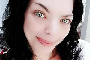 Jamie Nicolaysen has opened Crystal Dragon Nails. 

The manicurist is located inside the Amazing Changes Hair Studio, 118 N. Liberty St.