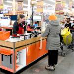 Saars Super Saver Foods was busy Tuesday while offering discount prices as it prepares to cease operations. (Paul Gottlieb/Peninsula Daily News)