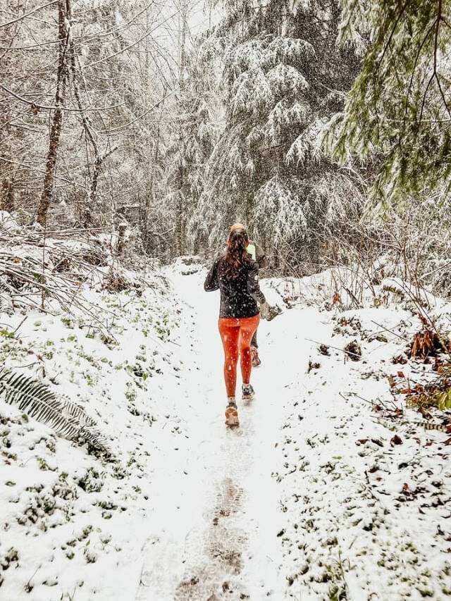 Runners braved at times heavy snow in Saturdays OAT run through Kelly Ridge west of Port Angeles. (Hayley Sharpe photo).