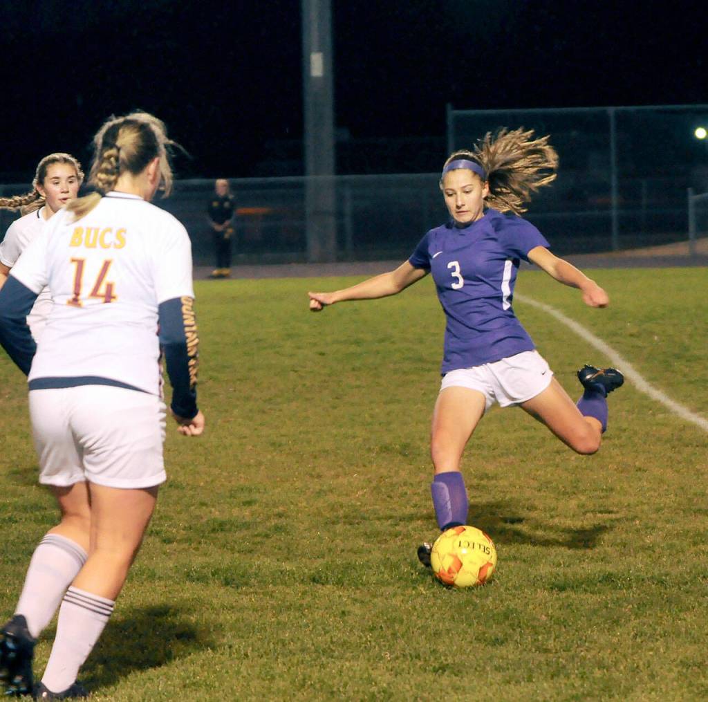 Sequims Taryn Johnson prepares to strike a free kick during a win over Kingston. (Michael Dashiell/Olympic Peninsula News Group)