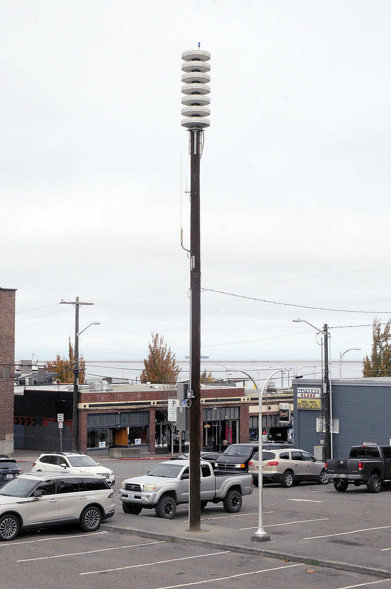 A tsunami alert siren in the public parking lot at First and Lincoln streets in downtown Port Angeles sounded during Thursdays Great ShakeOut earthquake drill. (Keith Thorpe/Peninsula Daily News)