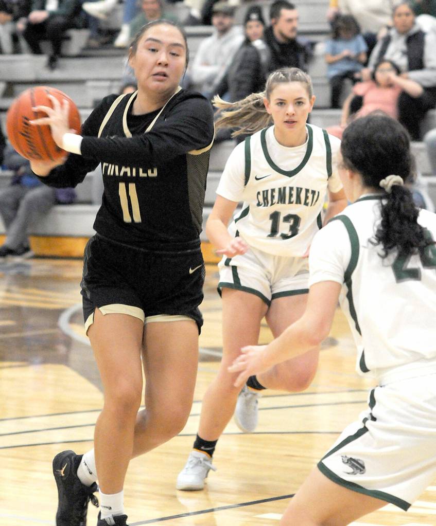 KEITH THORPE/PENINSULA DAILY NEWS
Peninsula's Jenilee Donovan, left, looks to pass while defended by Chemeketa's Ava Sellers, center, and KJ Kuster, right on Saturday at Peninsula College.