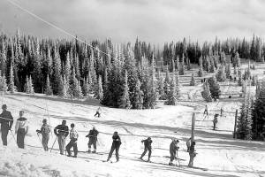 Skiing at Deer Park is pictured in this historic photos. (U.S. National Park Service archives)