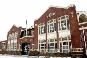 The former Lincoln School, shown on Thursday, will be examined by the City of Port Angeles for possible conversion into multifamily housing. (Keith Thorpe/Peninsula Daily News)