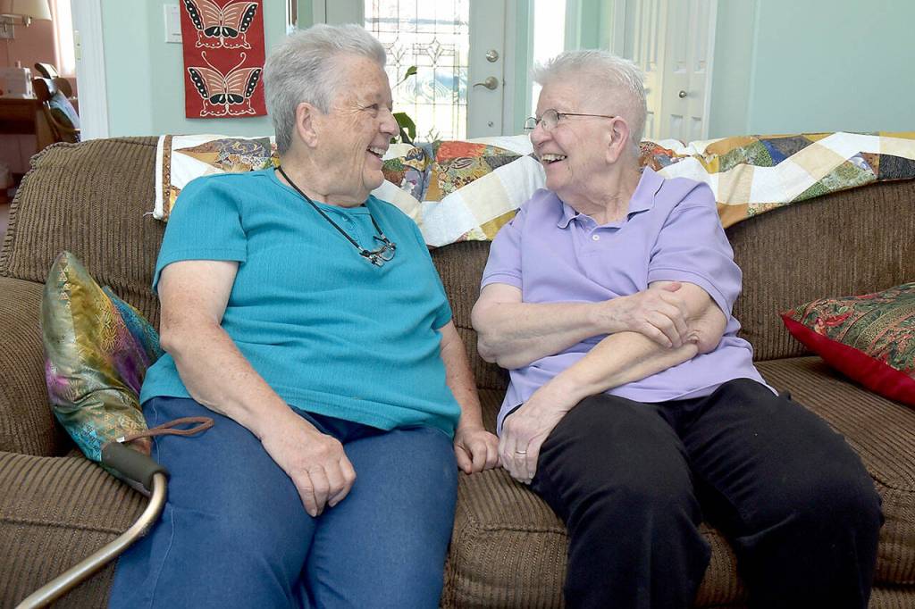Lynn Fiveash (left) and Steph Ellyas (KEITH THORPE/PENINSULA DAILY NEWS)
