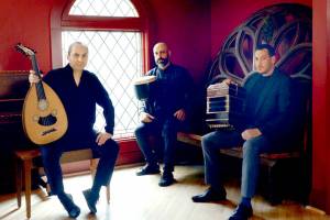 Les Arrivants, a Montreal-based trio with backgrounds in Arabic classical, Argentine tango and Persian classical music, will perform at the Palindrome on Sunday.
