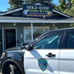 Sequim police serve a search warrant on Aug. 29 at Gold Rush Jewelry and Coin after multiple reports of theft. (Matthew Nash/Olympic Peninsula News Group)