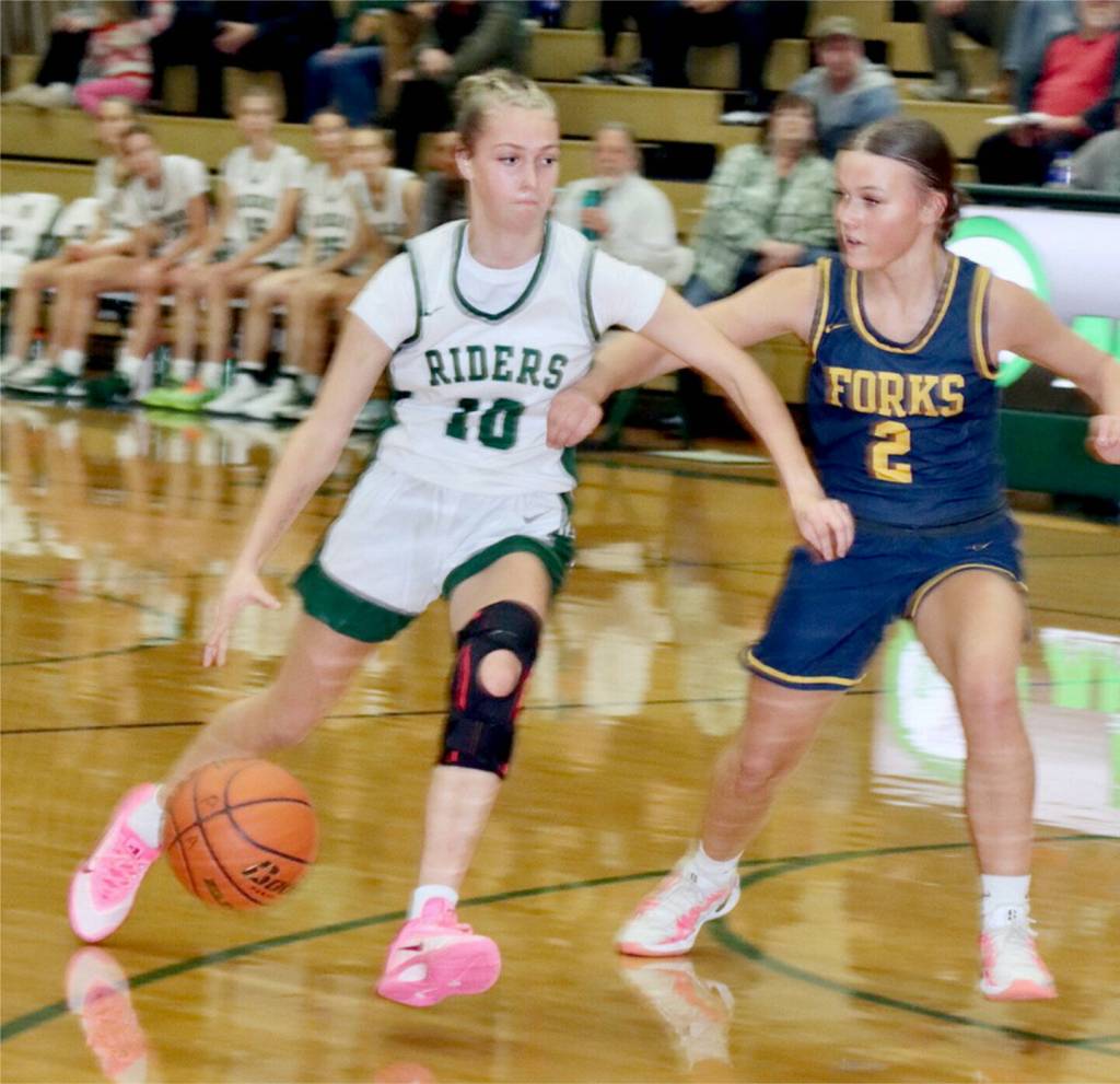 Dave Logan/for Peninsula Daily News
Port Angeles Teanna Clark was named the Olympic Leagues defensive player of the year.