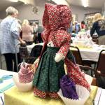 The Wearable Fashion Show featured 15 participants at the Sunbonnet Sue Quilt Clubs 40th anniversary party. (Matthew Nash/Olympic Peninsula News Group)
Centerpieces featured small sunbonnet Sues or small sewing machines for the Sunbonnet Sue Quilt Clubs 40th anniversary party. (Matthew Nash/Olympic Peninsula News Group)