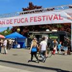 A free street fair at the Juan de Fuca Festival of the Arts opened to the public on Friday. The event will continue through Sunday in Port Angeles. (Dave Logan/For Peninsula Daily News)