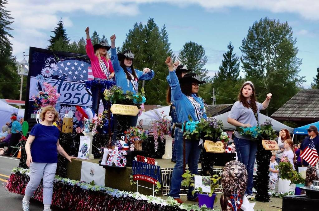 The Clallam County Fair Royalty in the Joyce Daze parade. (Dave Logan/for Peninsula Daily News)